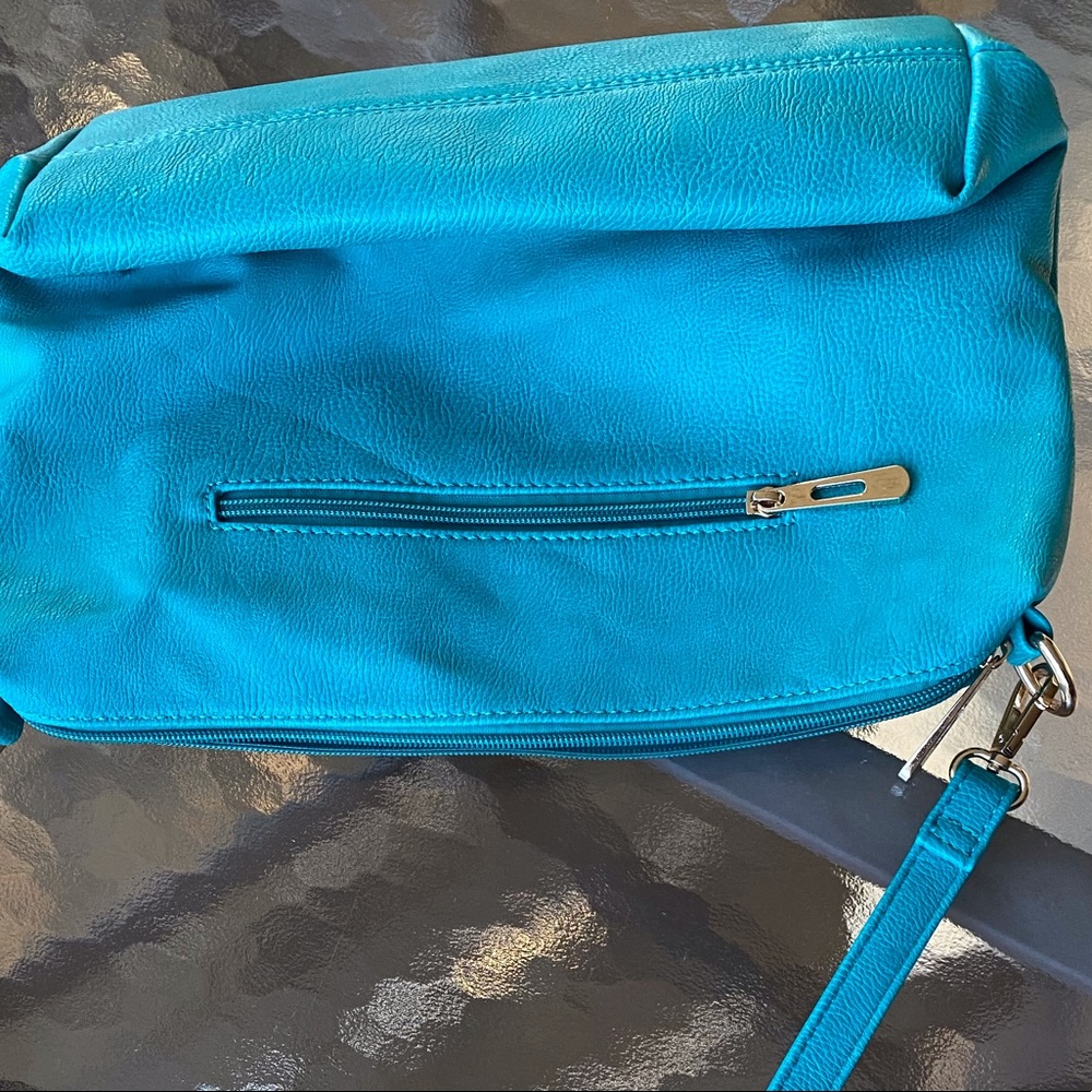 Teal purse with gold details